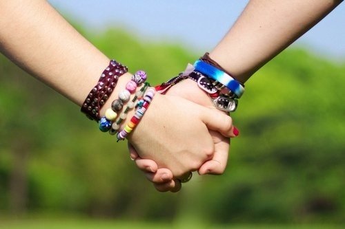 Hình ảnh nắm tay nhau đẹp, tình cảm lãng mạn nhất