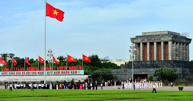 Văn mẫu lớp 9: Phân tích bài thơ Viếng lăng Bác của Viễn Phương (Sơ đồ tư duy) 3 Dàn ý & 26 bài văn mẫu lớp 9 hay nhất